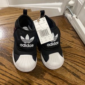 NWT. Adidas superstar 360 boot. Size 8k. See photo